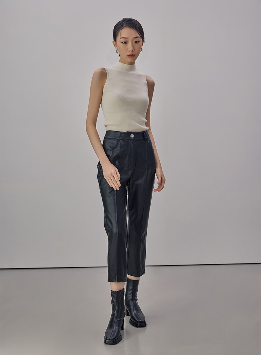 俐落皮革九分喇叭褲